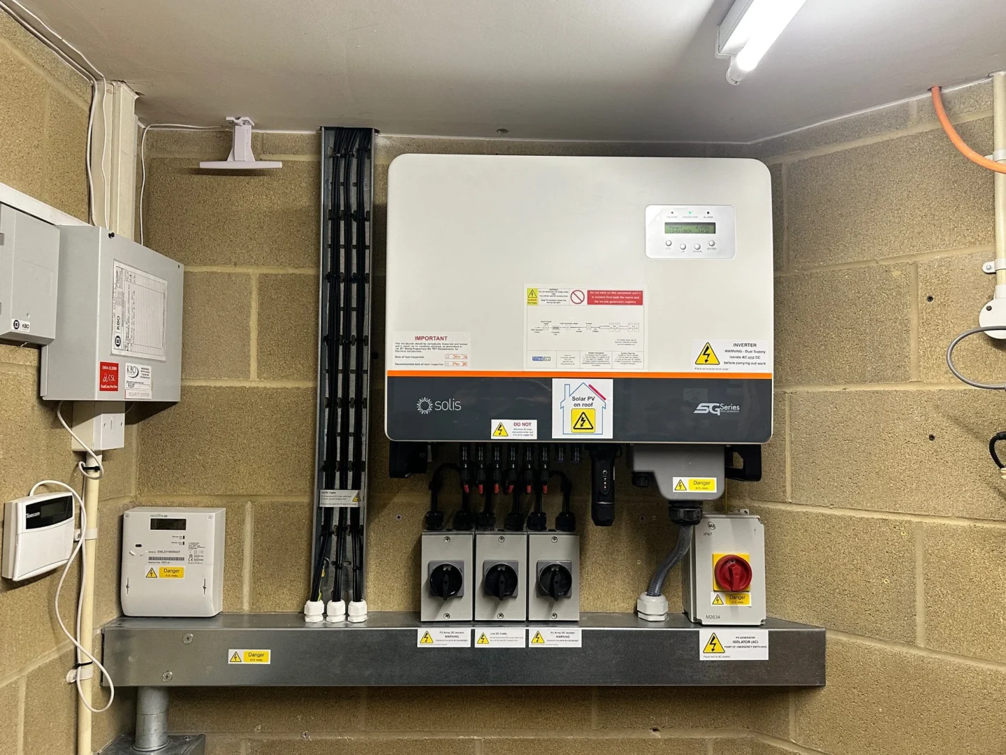 Solis solar power controls